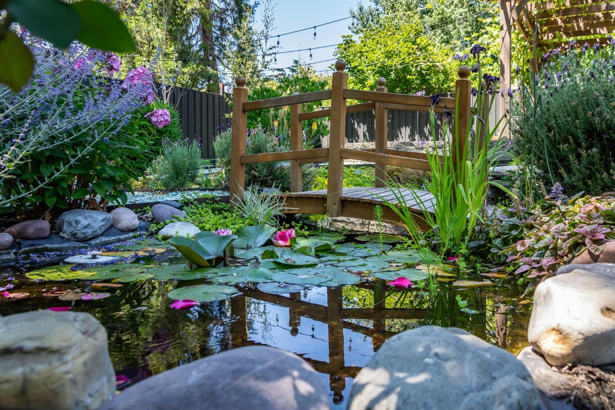 Chic Rv Retreat, Stunning Yard In Roseburg Hotel Exterior photo