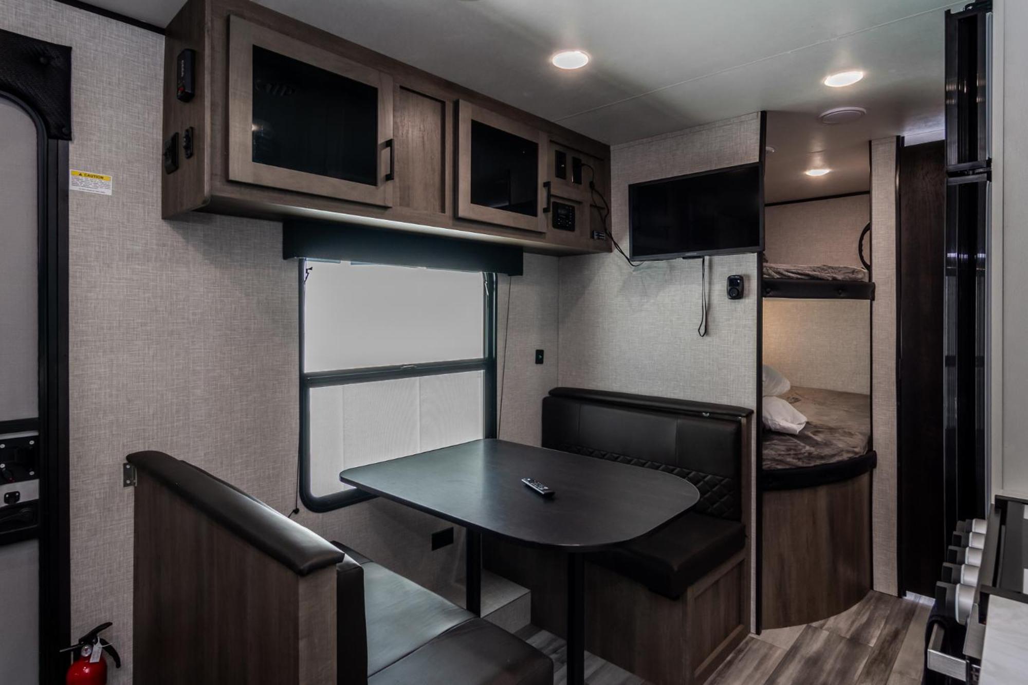 Chic Rv Retreat, Stunning Yard In Roseburg Hotel Exterior photo