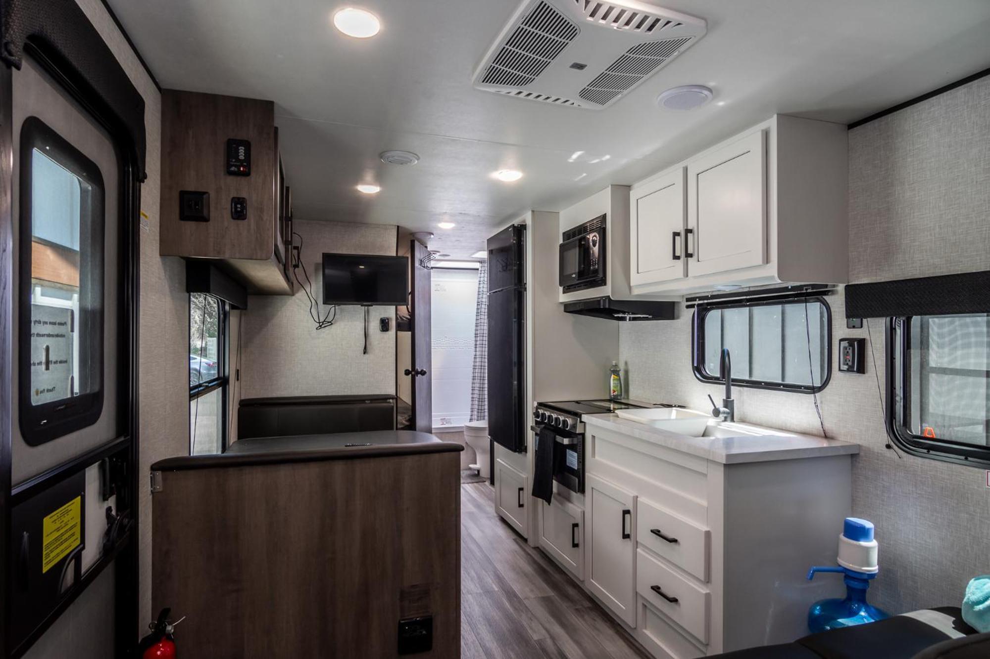 Chic Rv Retreat, Stunning Yard In Roseburg Hotel Exterior photo