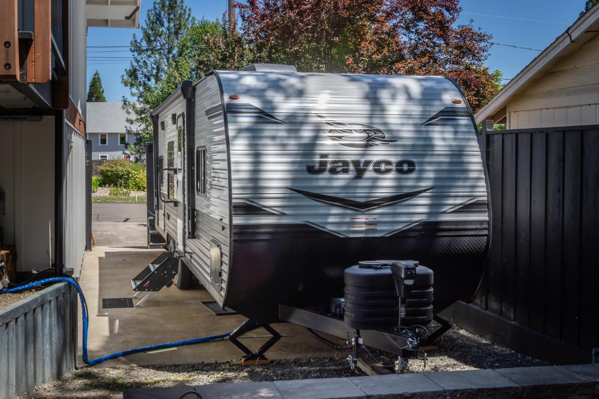 Chic Rv Retreat, Stunning Yard In Roseburg Hotel Exterior photo